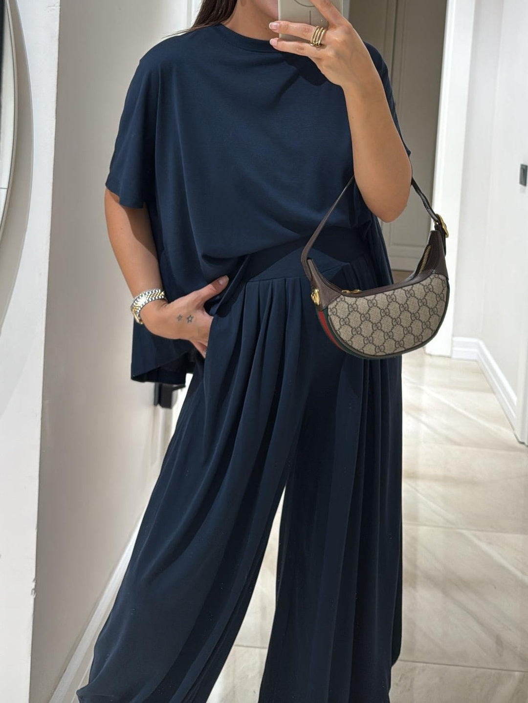 Women's Casual Top with Relaxed Fit and Wide-Leg Trousers