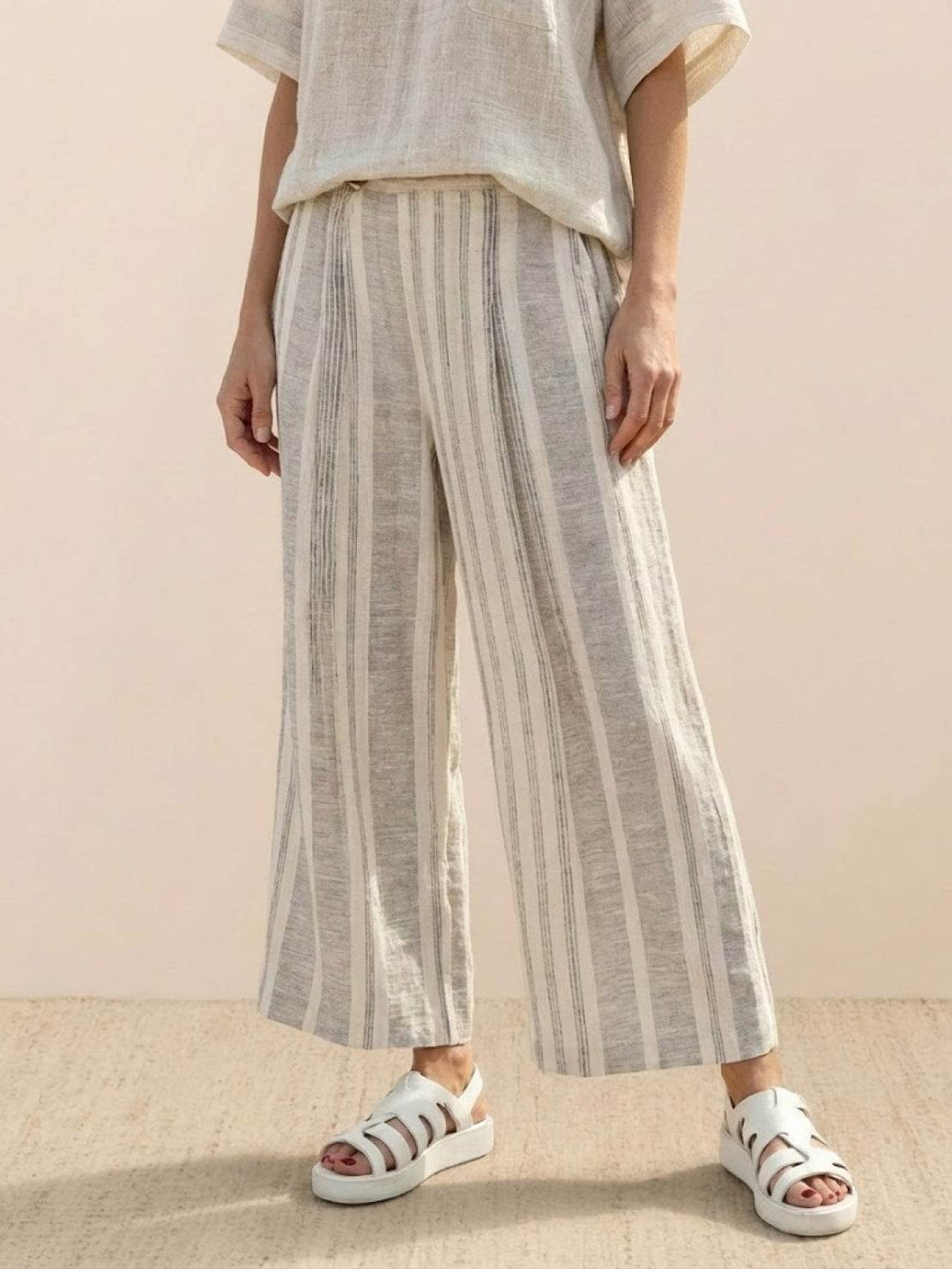 Women's Striped Two-Piece Set with Wide-Leg Trousers and Tee