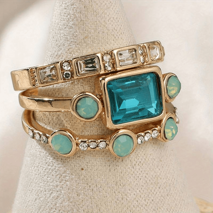 Caelia™ Vintage Blue Crystal Ring