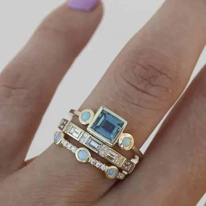 Caelia™ Vintage Blue Crystal Ring