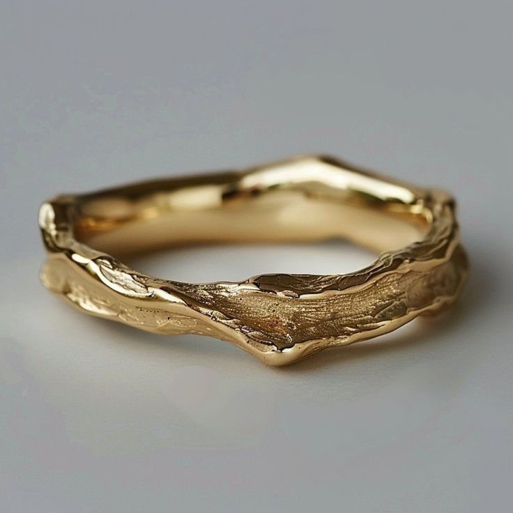 Forgia™ | Antique-Inspired Hammered Gold Ring